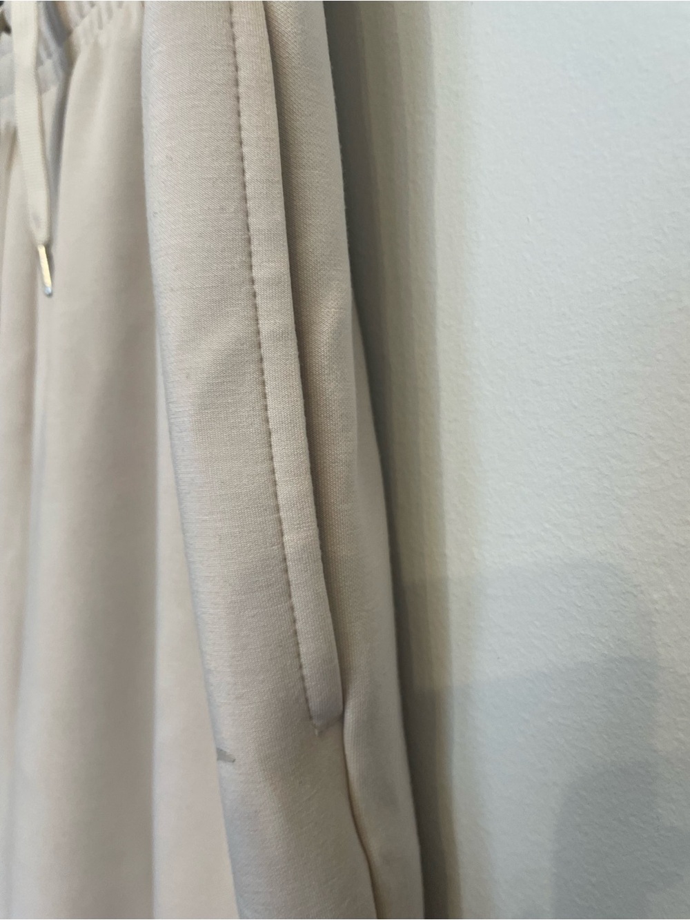 Lazy pants Relaxed Wide-Leg Drawstring Track Pants in Light Gray - Picture 4 of 9